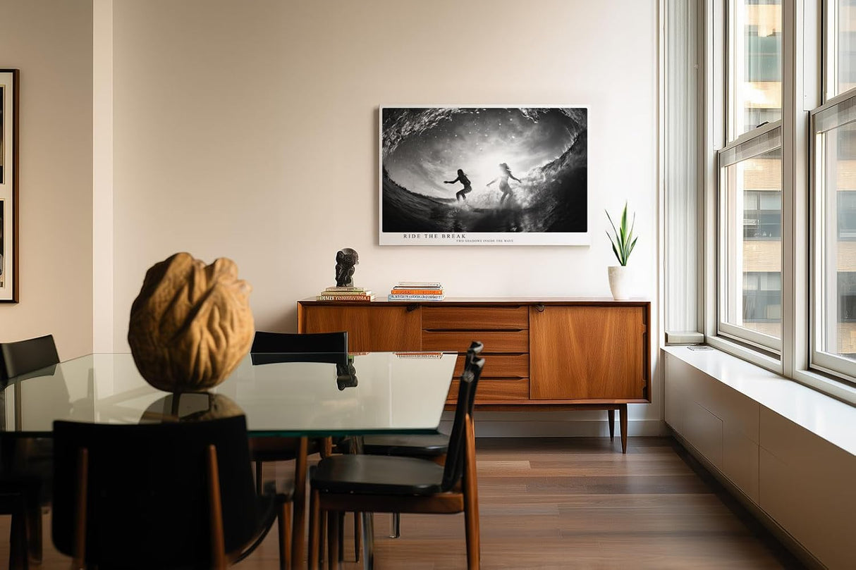 Paul Sinus Wandbild 120x80cm Ride the Break Surfer in Welle schwarz weiß Action Fotokunst modernes Meer Poster für Wohnzimmer Büro Strand Dekoration