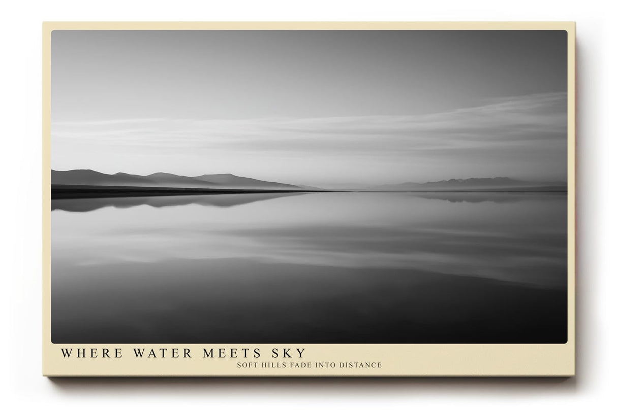 Paul Sinus Wandbild 120x80cm ruhige See Landschaft Schwarz Weiss minimalistische Natur Fotokunst elegantes Kunstposter zeitlose Wanddekoration fuer Wohnzimmer Schlafzimmer Büro Flur