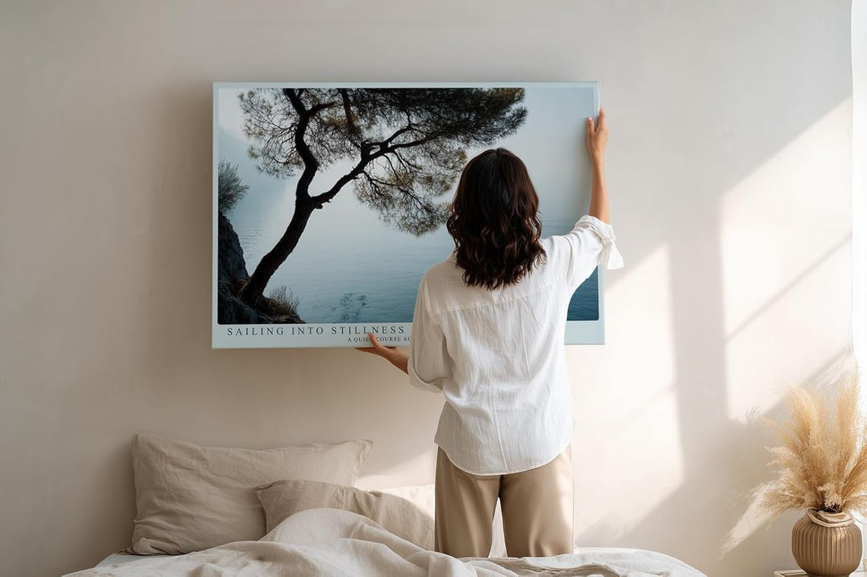Paul Sinus Wandbild 120x80cm Segelboot auf ruhigem See minimalistische Landschaft blau grau maritimes Kunstmotiv moderne Wanddekoration fuer Wohnzimmer Büro