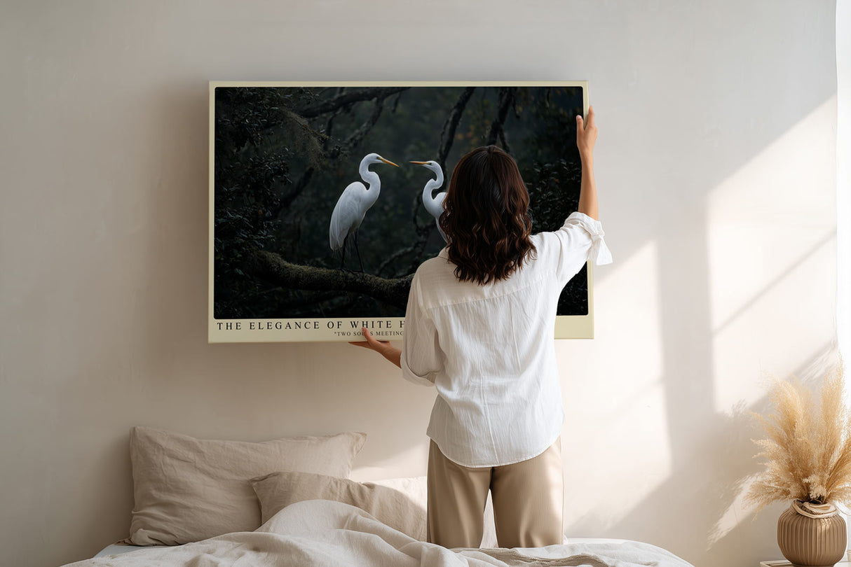 Paul Sinus Wandbild The Elegance of White Herons – Zwei Reiher im stillen Wald – Ästhetisches Wandbild mit natürlicher Harmonie und symbolischer Ruhe.