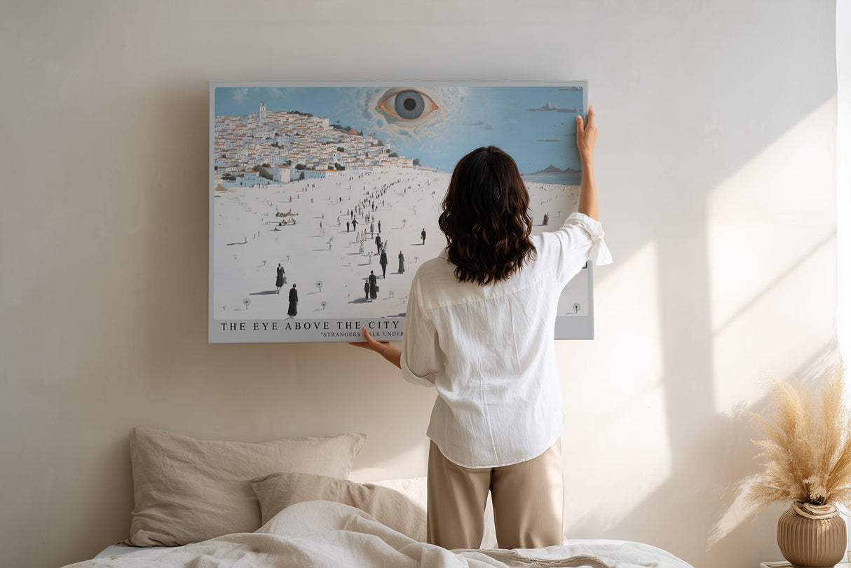 Paul Sinus Wandbild The Eye Above the City – surreales Stadtmotiv mit wachendem Auge symbolisiert Beobachtung, Bewusstsein und die Weite der Existenz
