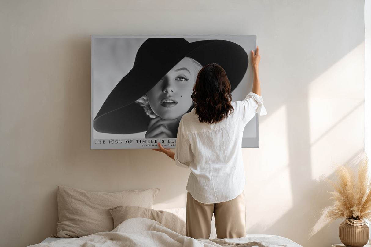 Paul Sinus Wandbild The Icon of Timeless Elegance Classic Beauty in Black and White
