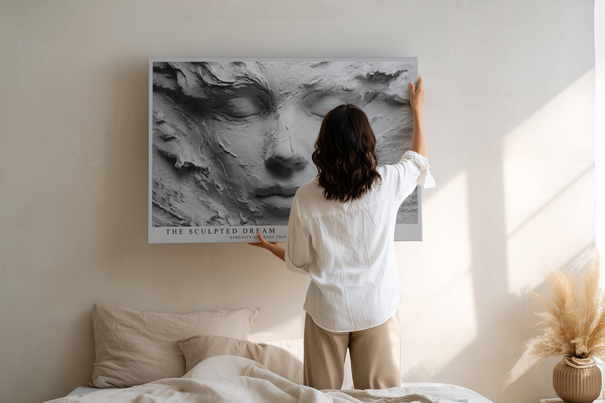 Paul Sinus Wandbild The Sculpted Dream – Zeitlose Reliefkunst eines ruhenden Gesichts, inspiriert von innerer Balance und künstlerischer Struktur