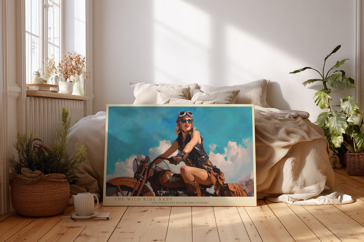 Paul Sinus Wandbild The Wild Ride Baby Dynamisches Retro-Motiv einer Motorradfahrerin unter blauem Himmel – Symbol für Freiheit und Abenteuerlust.