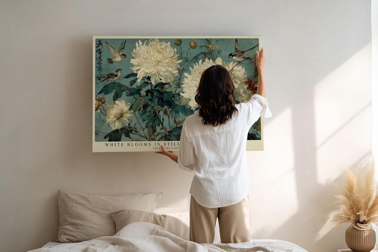 Paul Sinus Wandbild 120x80cm Weiße Chrysanthemen mit Vögeln Klassische Natur Kunst in Blau Grün und Creme für Wohnzimmer Schlafzimmer Büro
