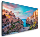 shutterstock_13562339815HZ6IM0kcvb0m_1280x1280.jpg