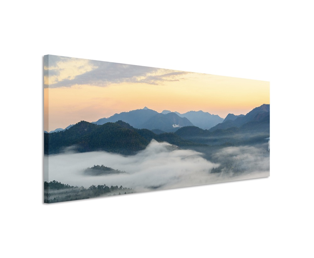 Nebel im Gebirge bei Sonnenaufgang auf Leinwand Landschaftsfotografie