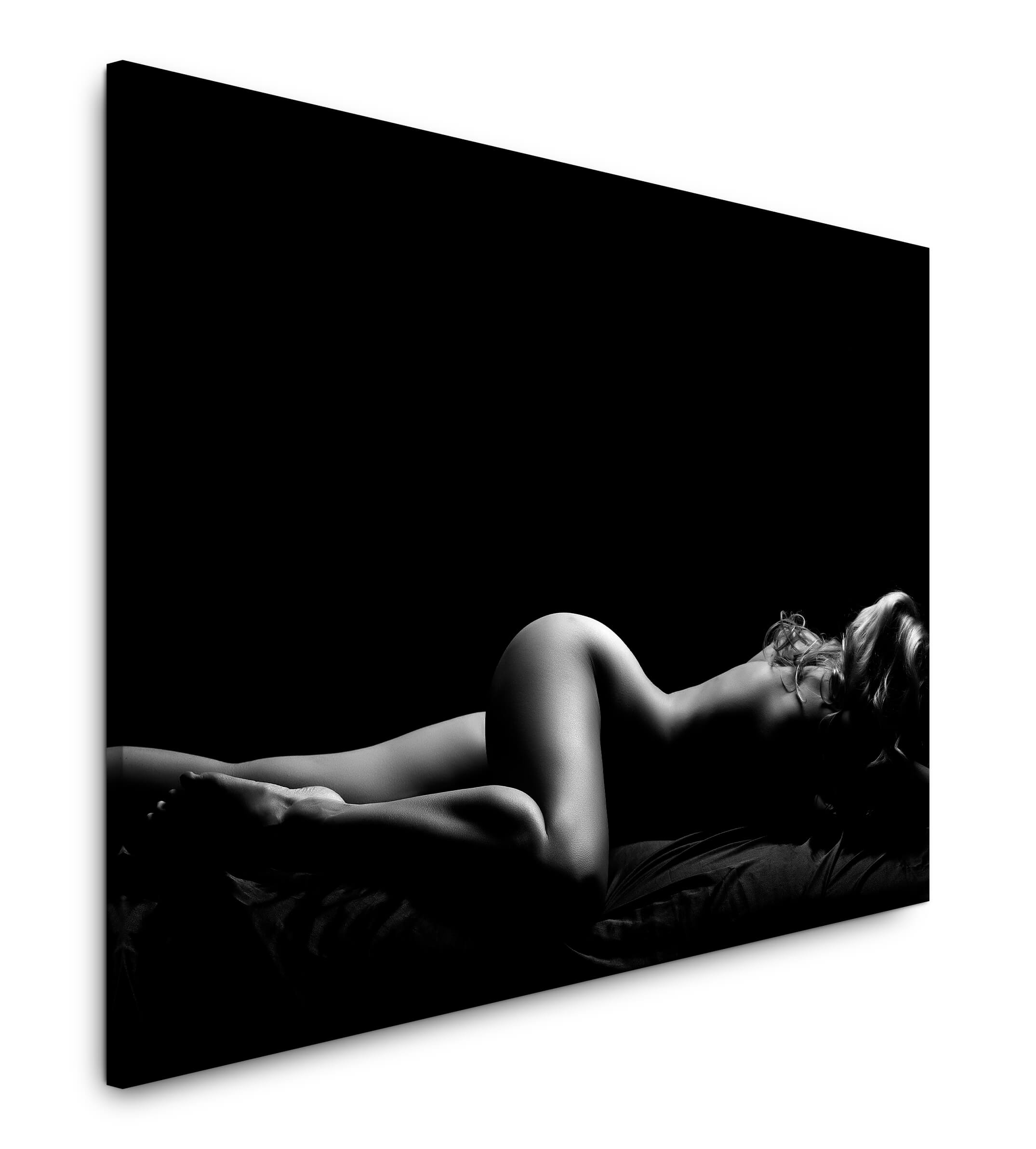 Nackte Frau im Bett Wandbild in verschiedenen Größen