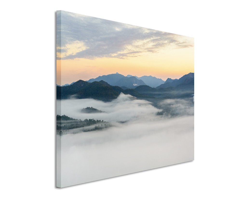Nebel im Gebirge bei Sonnenaufgang auf Leinwand Landschaftsfotografie