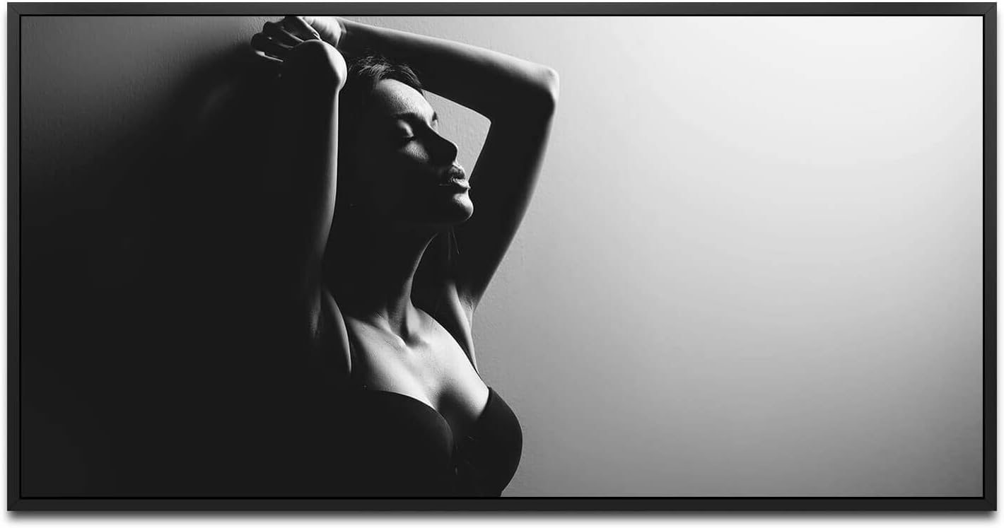 Frau in Unterwäsche ca. 130x70cm Wandbild inklusive Schattenfugenrahmen schwarz - Panorama Leinwand Bild XXL Format Wandbilder Wohnzimmer Wohnung Deko Kunstdrucke