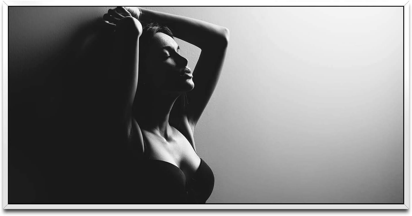 Frau in Unterwäsche ca. 130x70cm Wandbild inklusive Schattenfugenrahmen weiss - Panorama Leinwand Bild XXL Format Wandbilder Wohnzimmer Wohnung Deko Kunstdrucke