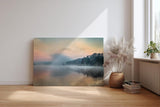 Sinus Art Wandbild 120x80cm Sanfter Nebel schwebt über dem stillen Wasser vor bewaldeter Uferlinie