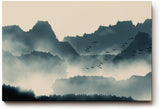 Sinus Art Wandbild 120x80cm Faszinierende Bergsilhouetten im Nebel mit dynamischem Vogelschwarm erzeugen eine ruhige und kraftvolle Atmosphäre