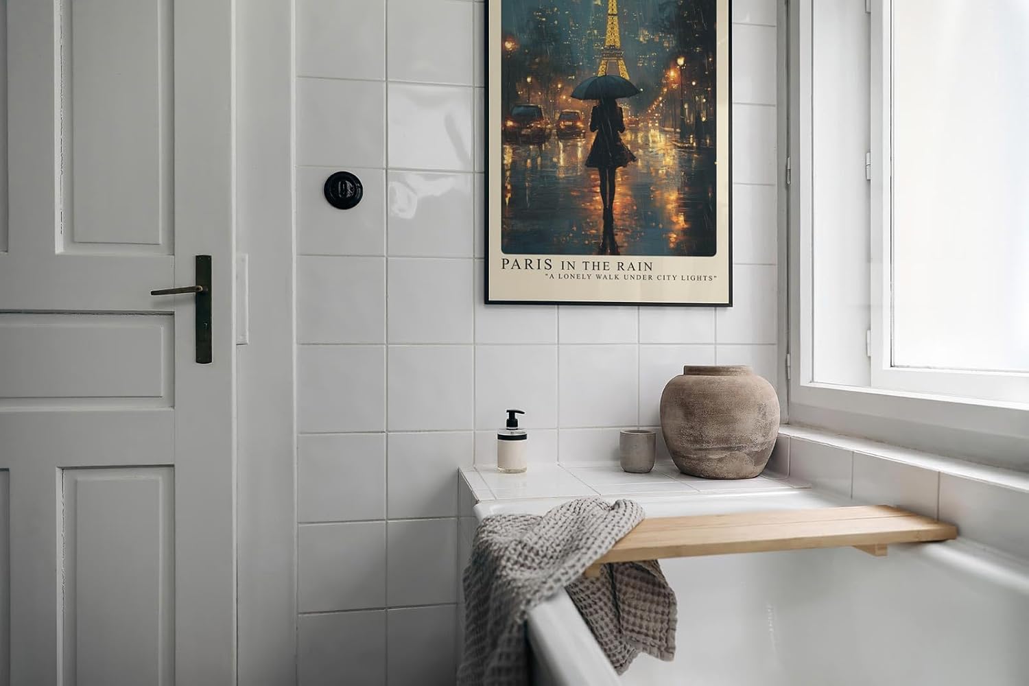 Paul Sinus Leinwandbild 60x90cm Paris im Regen – Romantische Stadtansicht mit Eiffelturm, leuchtenden Lichtern und geheimnisvoller Silhouette
