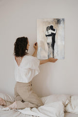 Paul Sinus 60x90cm Wandbild Tiefe Berührung – Emotionales Fokuskunstwerk inniger Umarmung auf Leinwand und Holzrahmen