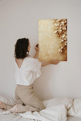 Paul Sinus 60x90cm Wandbild Hängende Blütenpracht in Beige – Stilvolle Natürlichkeit mit floraler Harmonie Blume