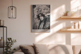 Paul Sinus Wandbild in 40x60cm The Crown of Silence Schwarz-Weiß-Porträt einer Frau mit opulentem Blumenkopfschmuck für elegante und zeitlose Raumgestaltung