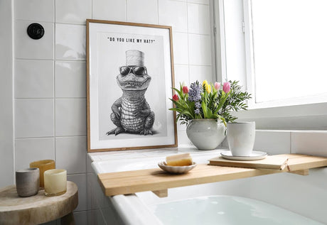 Paul Sinus Poster/Leinwandbild/Rahmenoption – Cooles Krokodil mit Klopapierhut – Lustige WC-Deko für dein Badezimmer