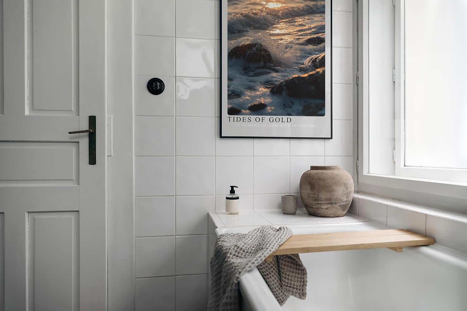 Paul Sinus Leinwandbild 40x60cm Goldene Gezeiten – Dynamische Meereswellen mit Sonnenreflexionen und schimmernden Wasserspritzern