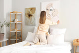 Paul Sinus 60x90cm Wandbild Tanz der Blüten in Beige – Schwungvolle Leichtigkeit mit moderner Blume