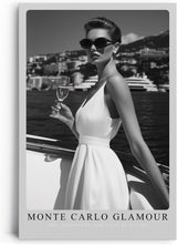 Paul Sinus Leinwandbild 80x120cm Leinwandbild Monte Carlo Glamour – Stilvolle Schwarz-Weiß-Fotografie einer eleganten Frau mit Champagner auf einer Yacht