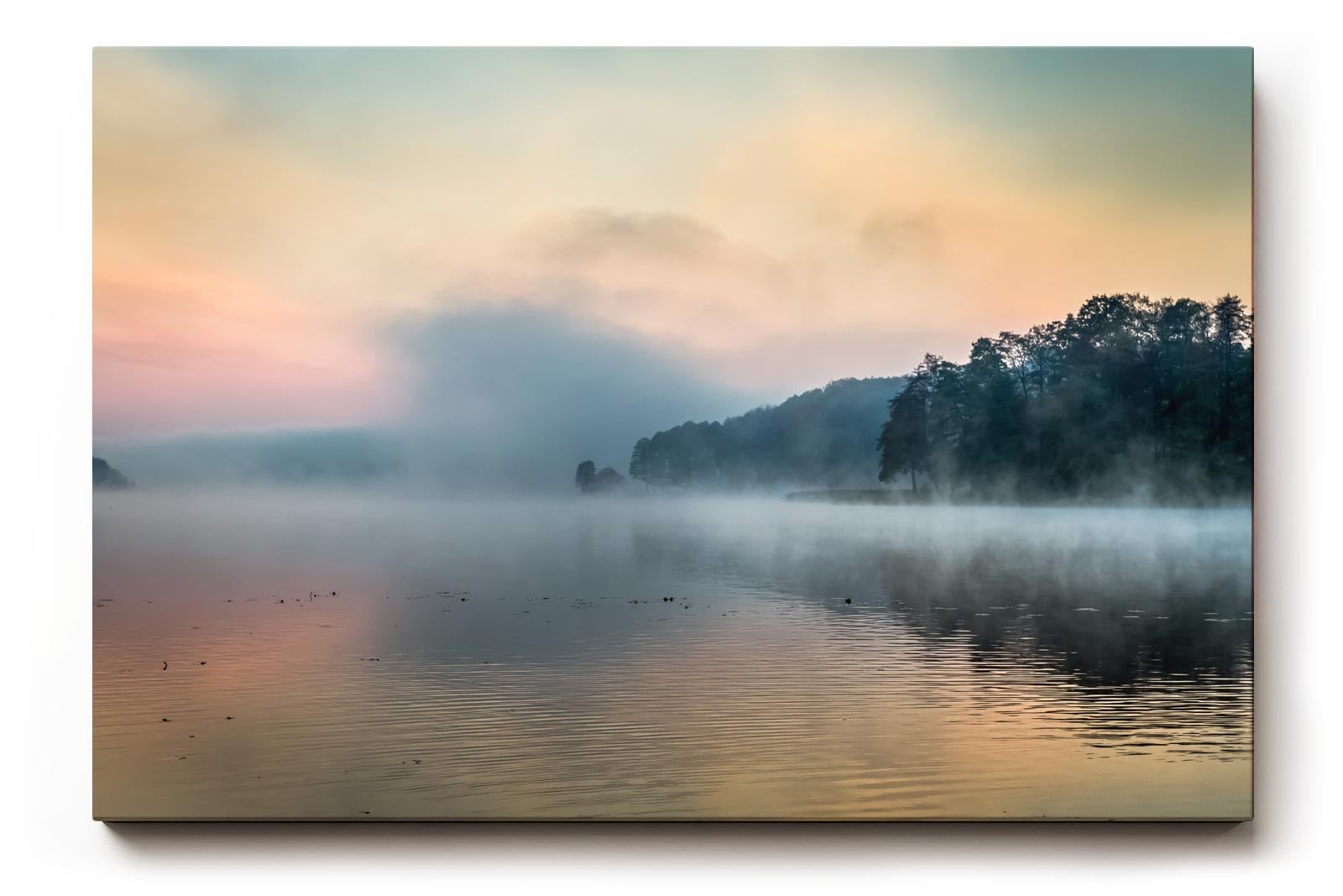 Sinus Art Wandbild 120x80cm Sanfter Nebel schwebt über dem stillen Wasser vor bewaldeter Uferlinie