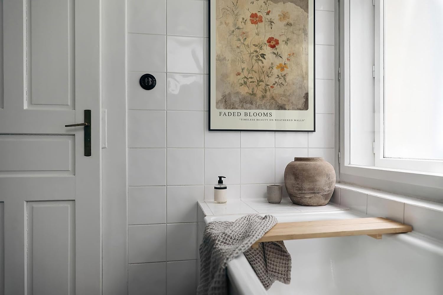 Paul Sinus Leinwandbild 40x60cm verwitterte Blumenmalerei auf antiker Wand mit nostalgischem Charme – kunstvolles Leinwandbild für stilvolle Raumgestaltung