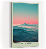 Paul Sinus Wandbild in 40x60cm Waves of the Earth mit wellenförmiger Berglandschaft im Dunst für beruhigende Wandgestaltung