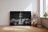 Sinus Art Wandbild 120x80cm Darstellung einer Schachkönigin umgeben von geschlagenen Figuren als Zeichen der Stärke
