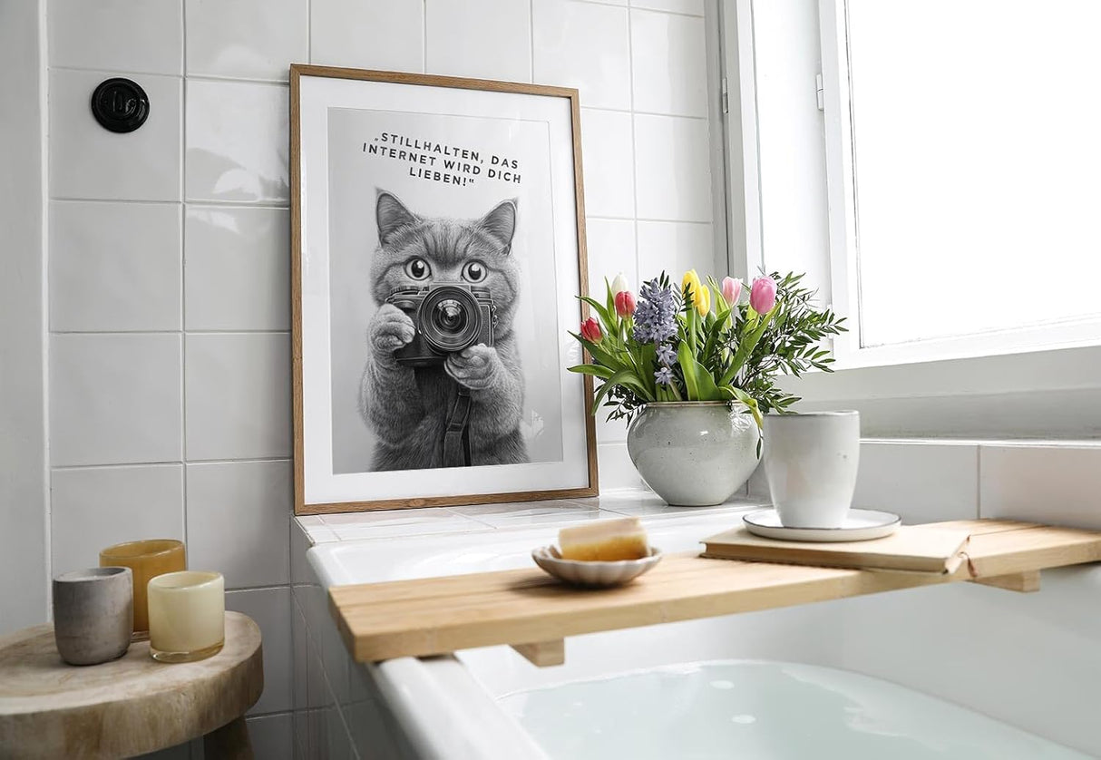 Paul Sinus Poster/Leinwandbild/Rahmenoption Lustiges Katzenbild – Witzige Klo-Deko fürs Badezimmer – Perfekt fürs Gäste-WC