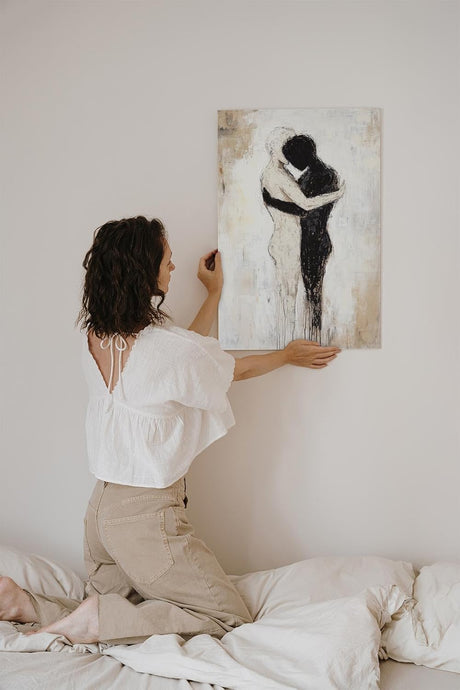 Paul Sinus 60x90cm Wandbild Umarmung der Gegensätze – Kraftvolles Fokuskunstwerk über Nähe und Dualität in Perfektion