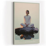 Paul Sinus Wandbild in 60x90cm Awakened Woman – Meditatives Porträt einer Frau im weißen Kleid, sitzend auf einem Felsen im Wasser bei Sonnenaufgang, moderne Bilder in sanften Farbtönen