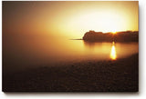 Sinus Art Wandbild 120x80cm Ruhiger Küstenstreifen im goldenen Abendlicht – meditativ, weit und beruhigend