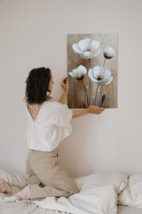 Paul Sinus 60x90cm Wandbild Zarte Blüten in Beige – Florale Anmut in moderner Raumkunst Blume