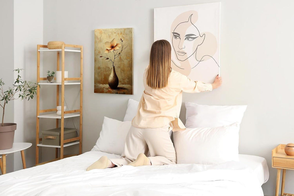 Paul Sinus 60x90cm Wandbild Goldene Harmonie – Elegante Einzelblume in Braun und Beige als stilvolle Wanddeko mit Fokuskeyword