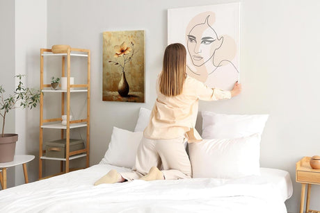 Paul Sinus 60x90cm Wandbild Goldene Harmonie – Elegante Einzelblume in Braun und Beige als stilvolle Wanddeko mit Fokuskeyword