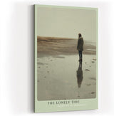 Paul Sinus Wandbild in 40x60cm The Lonely Tide Einsame Figur am Strand mit Spiegelung im Wasser in sanften, gedeckten Farbtönen