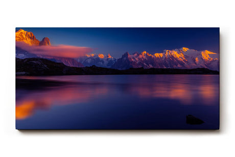 Sinus Art Wandbild 120x80cm Spektakuläre Alpenkulisse mit reflektierendem Wasser und leuchtenden Bergspitzen