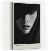 Paul Sinus Wandbild in 40x60cm Veil of Mystery – geheimnisvolles Schwarz-Weiß-Porträt mit verhülltem Blick für elegante Raumgestaltung