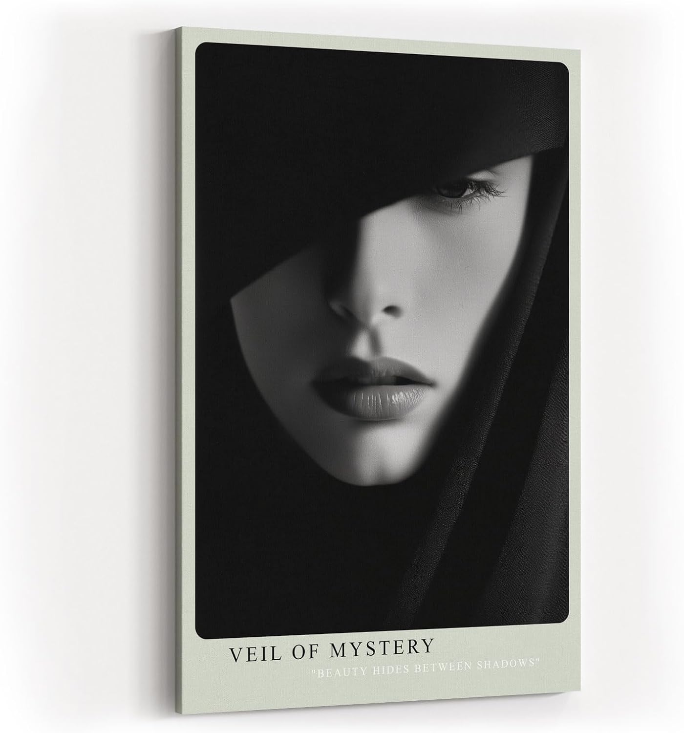 Paul Sinus Wandbild in 40x60cm Veil of Mystery – geheimnisvolles Schwarz-Weiß-Porträt mit verhülltem Blick für elegante Raumgestaltung