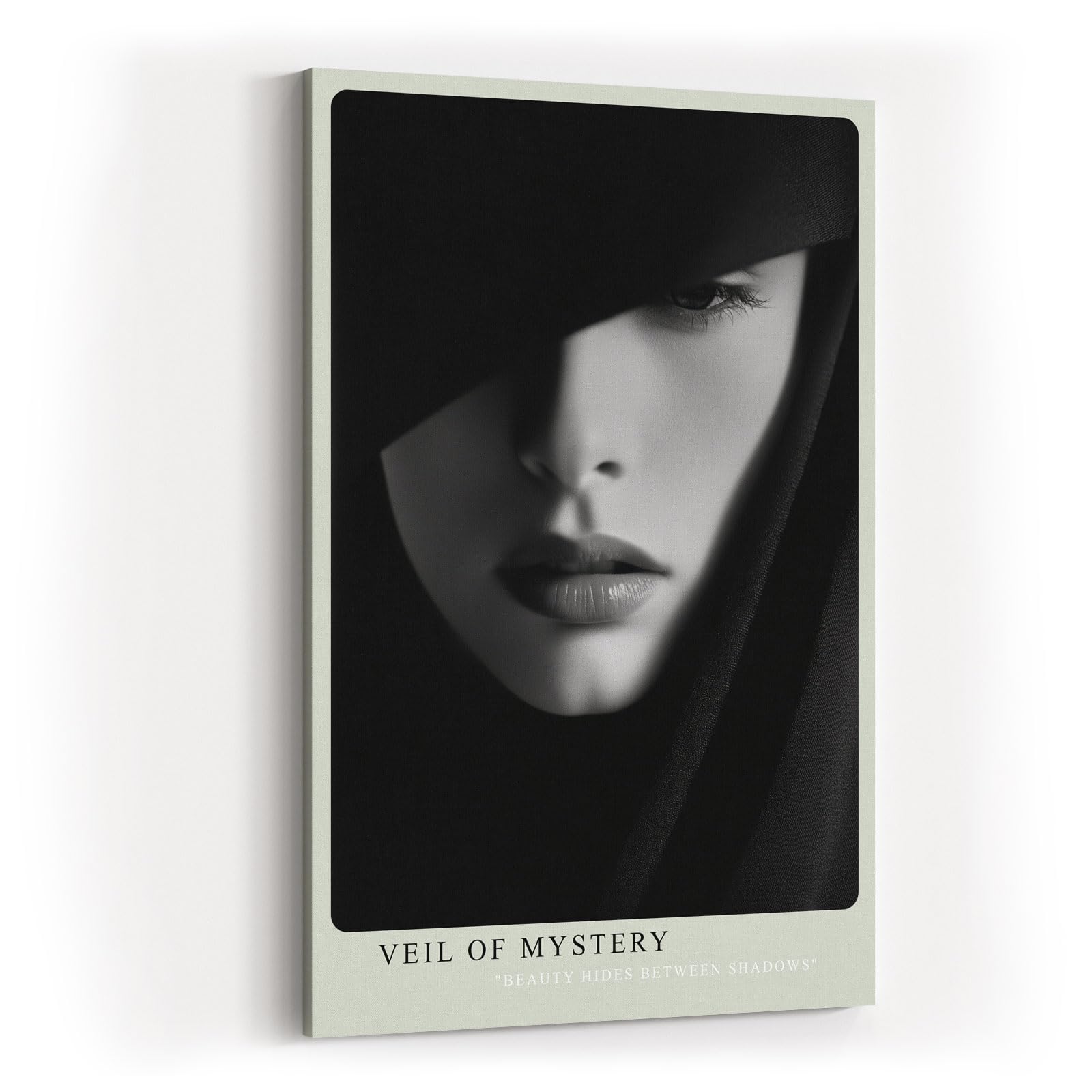 Paul Sinus Wandbild in 40x60cm Veil of Mystery – geheimnisvolles Schwarz-Weiß-Porträt mit verhülltem Blick für elegante Raumgestaltung