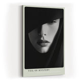Paul Sinus Wandbild in 40x60cm Veil of Mystery – geheimnisvolles Schwarz-Weiß-Porträt mit verhülltem Blick für elegante Raumgestaltung