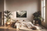 Sinus Art Wandbild 120x80cm Dichter Nadelwald unter ziehendem Nebel – geheimnisvoll, ruhig und atmosphärisch