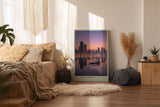 Paul Sinus Wandbild in 40x60cm City Mirror mit ruhiger Stadtsilhouette und Boot im Abendlicht für moderne Wandgestaltung