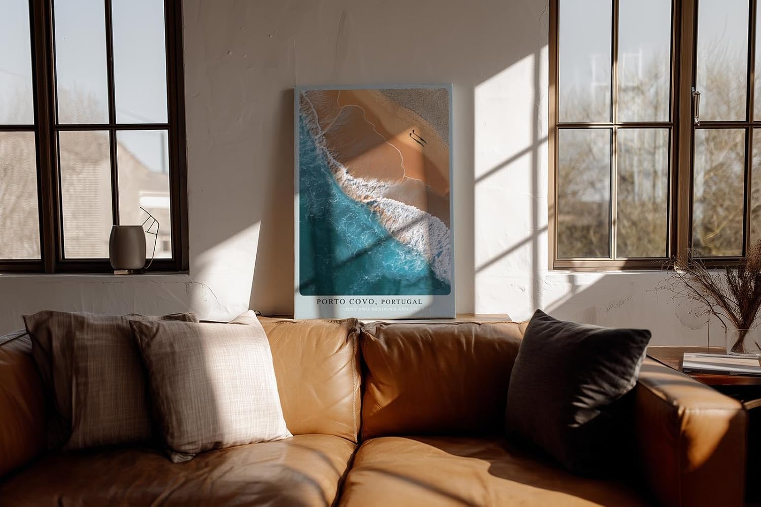 Paul Sinus Wandbild in 40x60cm Porto Covo Portugal – Luftaufnahme von Strand und Meer mit zwei Silhouetten im Sand