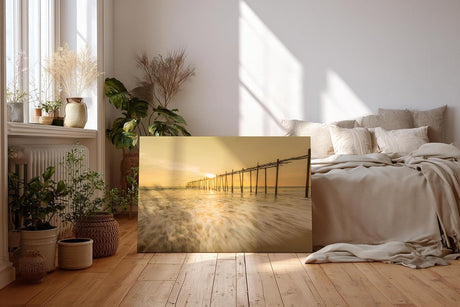 Sinus Art Wandbild 120x80cm Stimmungsvolle Aufnahme eines alten Holzstegs im goldenen Sonnenlicht auf offener See