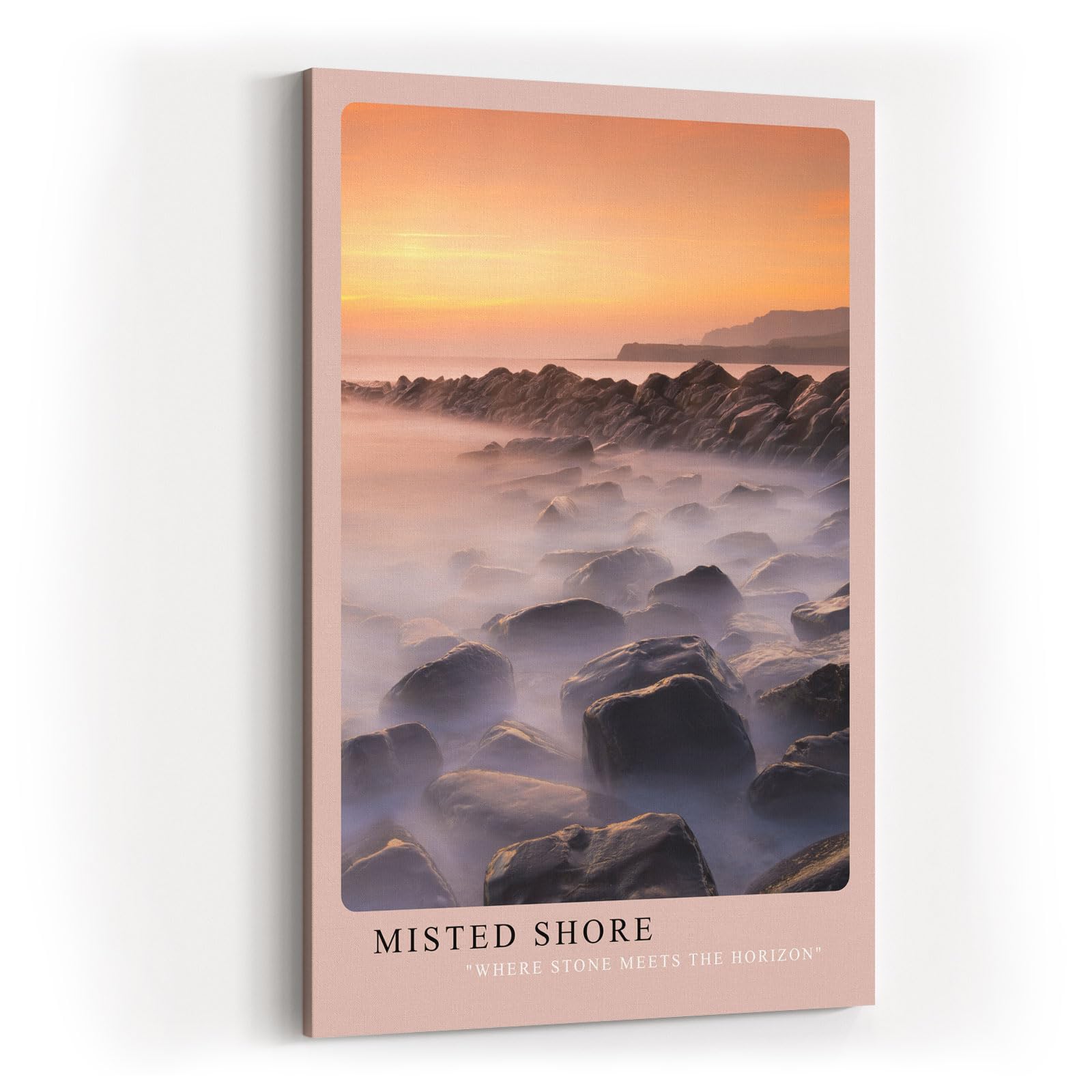 Paul Sinus Kunstdruck 40x60cm Misted Shore – stimmungsvolle Küstenlandschaft mit Felsen im Nebel und sanftem Licht