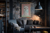 Paul Sinus Wandbild in 40x60cm The Fluffy Chewer – Verspielte Darstellung eines weißen Alpakas mit Kaugummiblase vor pastellrosa Hintergrund