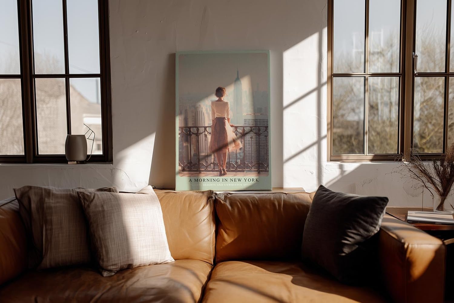 Paul Sinus Wandbild in 40x60cm A Morning in New York – Frau auf Balkon mit Blick auf Empire State Building, stimmungsvolles Stadtmotiv im Morgenlicht