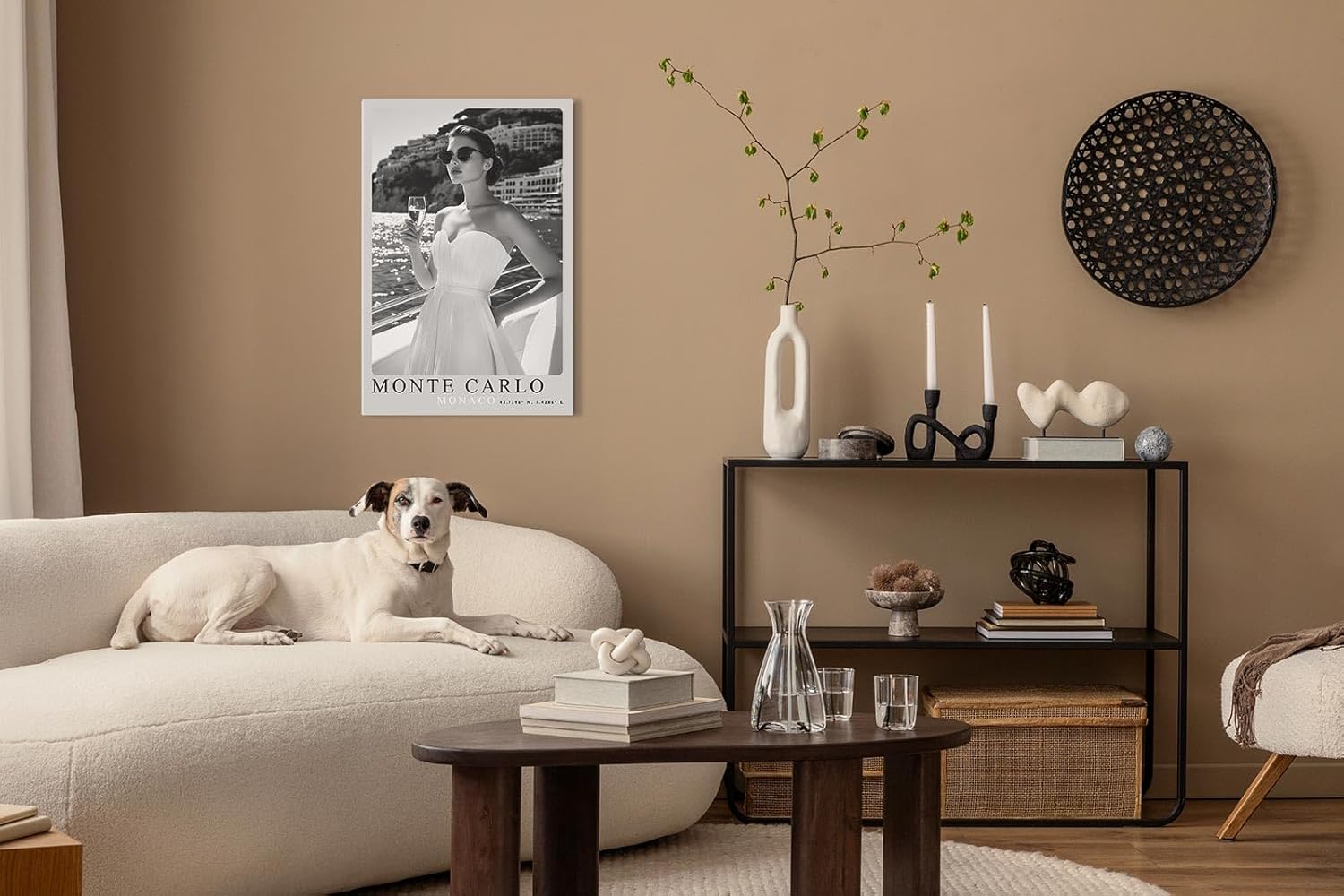 Paul Sinus Leinwandbild 40x60cm Leinwandbild Monte Carlo – Stilvolle Schwarz-Weiß-Fotografie einer eleganten Frau auf einer Yacht, luxuriöse Ästhetik